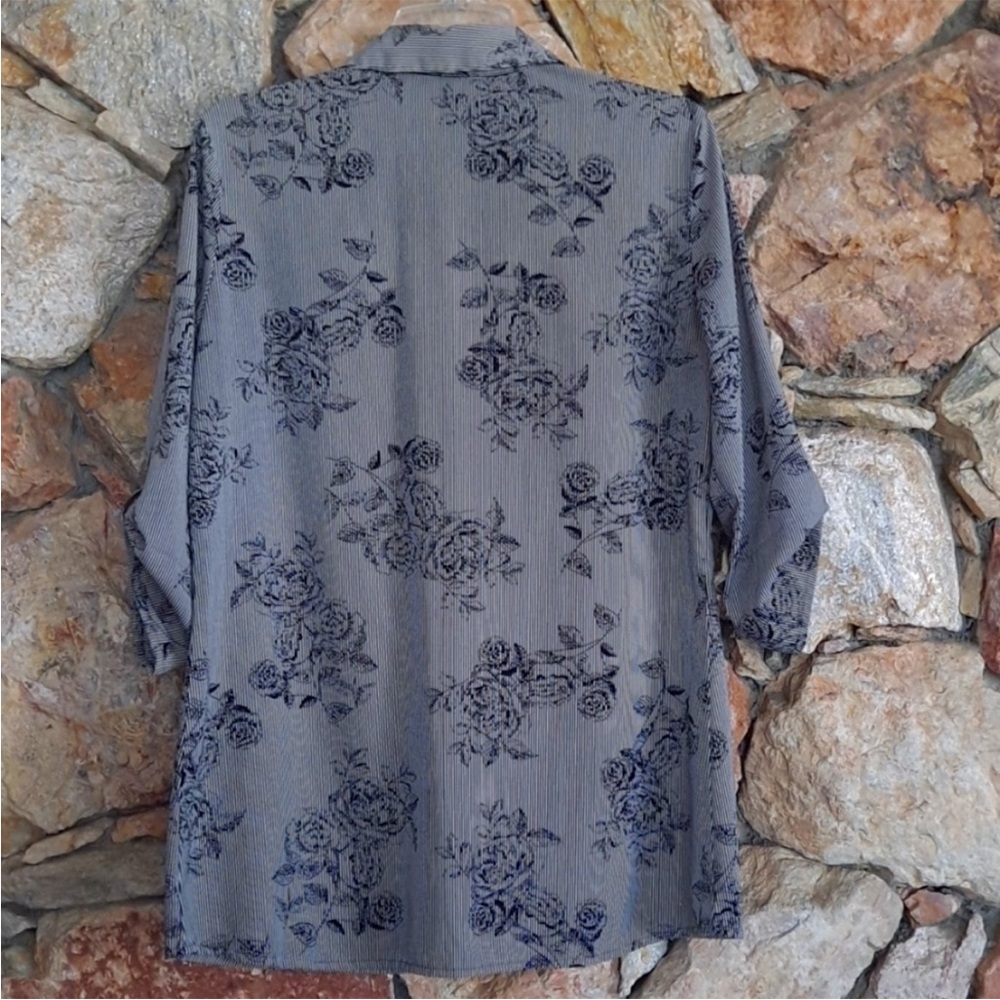 Fred David Black Rose Button Down Blouse 3/4 Sleeve Size Medium Black Pinstripes